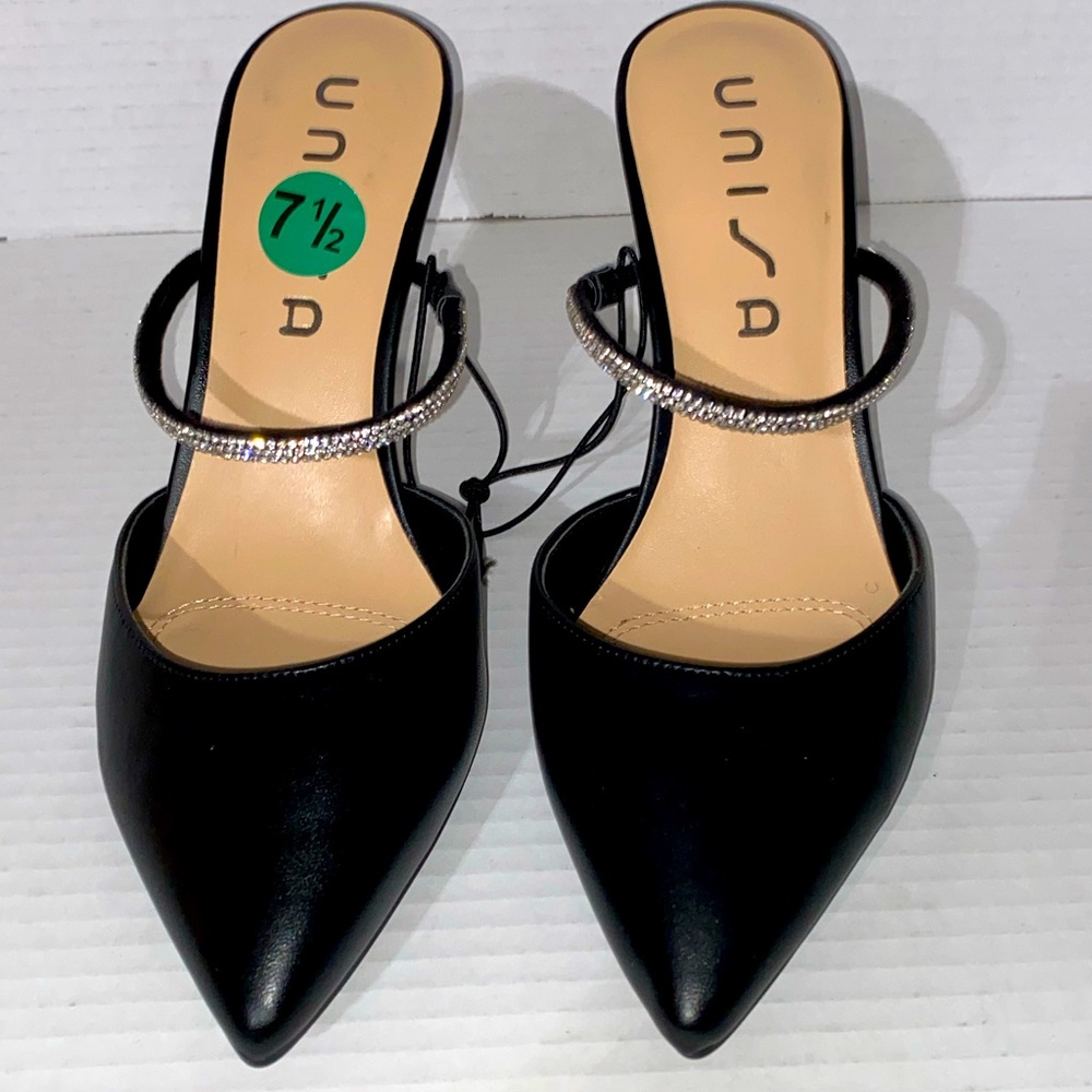 Unisa Yarie pump/heel with Crystal Accents